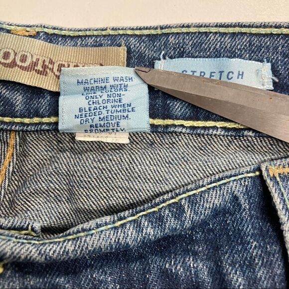 OLD NAVY GAP, Boot-Cut Jeans, Blue, Stretch,Women’s 18 Short, 5 Pocket Style - Picture 7 of 8